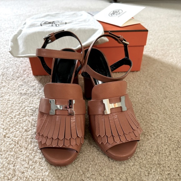 HERMES ‘ALESIA’ GOATSKIN SANDALS in Rose Bubinga, sz 38. - Picture 7 of 13